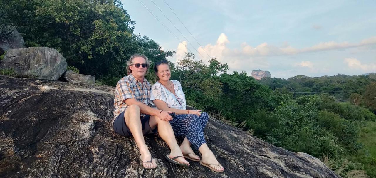 Liyara Home Stay Sigiriya Ngoại thất bức ảnh